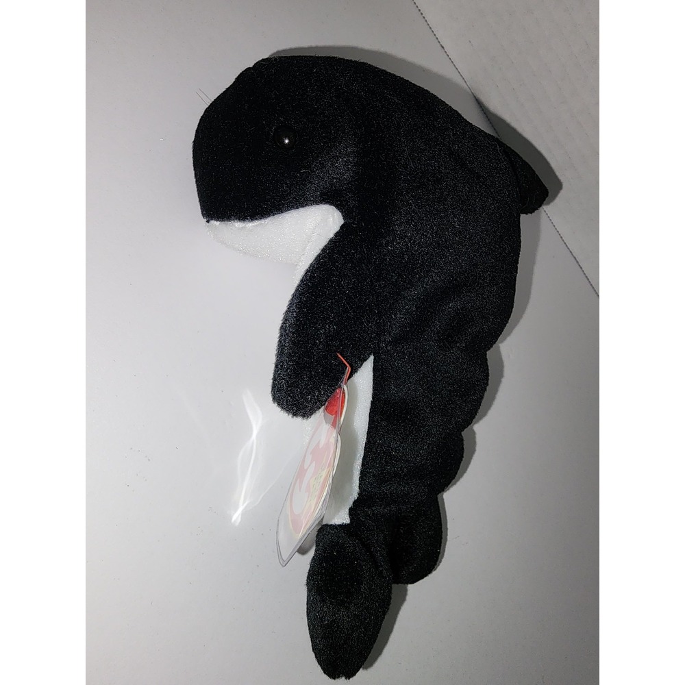 Ty Beanie Babies Waves The Whale Red Star Tag
